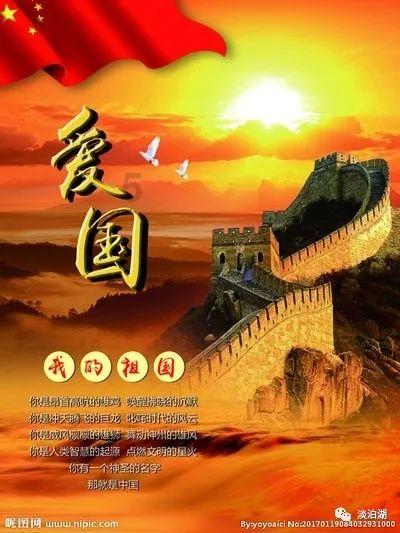 解答你疑问,让英语wore their caps and gowns怎么翻译?为您指路!